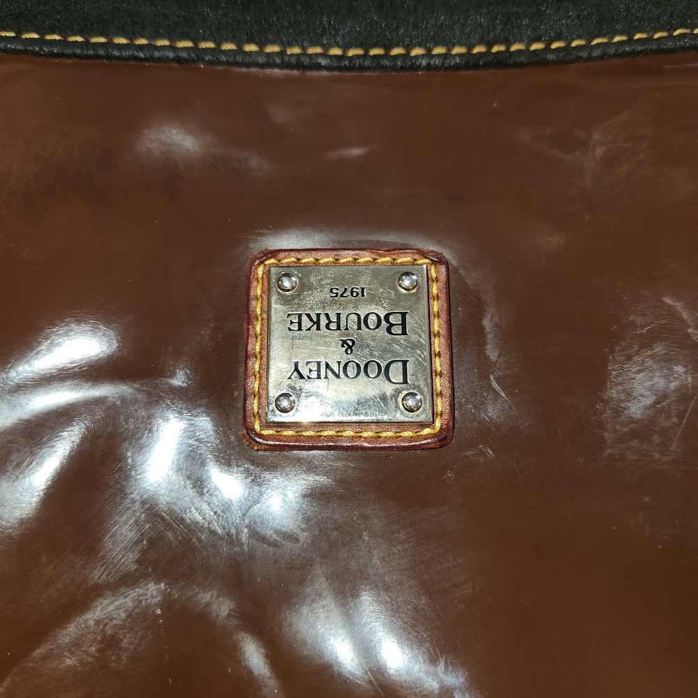 Dooney & Bourke Patent Leather Shopper Tote – Rich Espresso & Cognac​Elevate yo - Picture 5 of 13